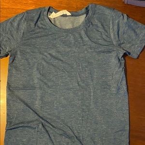 Lululemon workout shirt